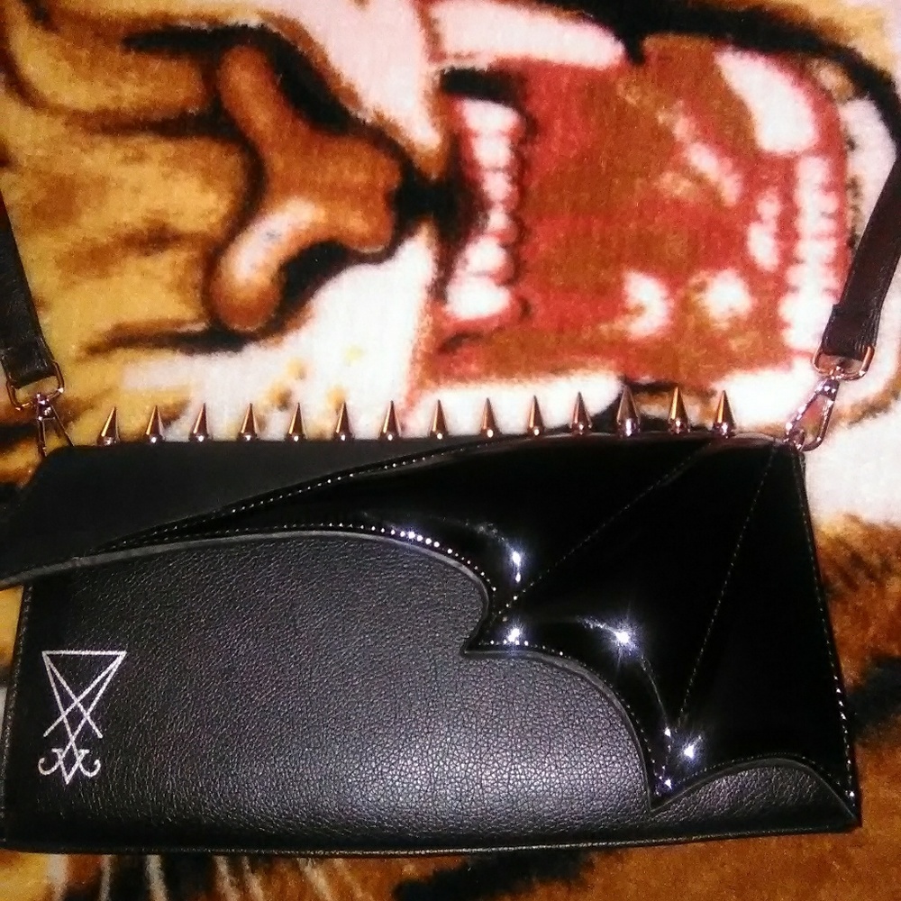 Avelina De Moray Clutch Bag